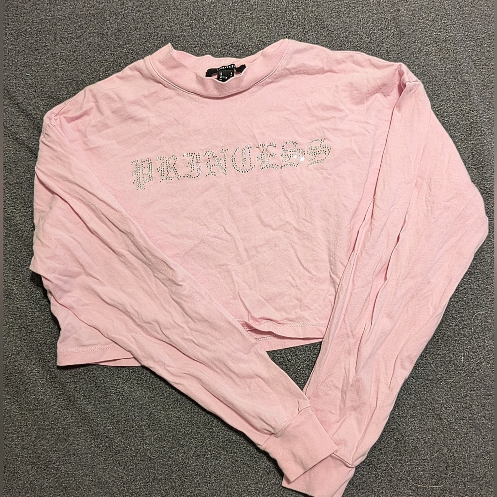Cropped long sleeved top